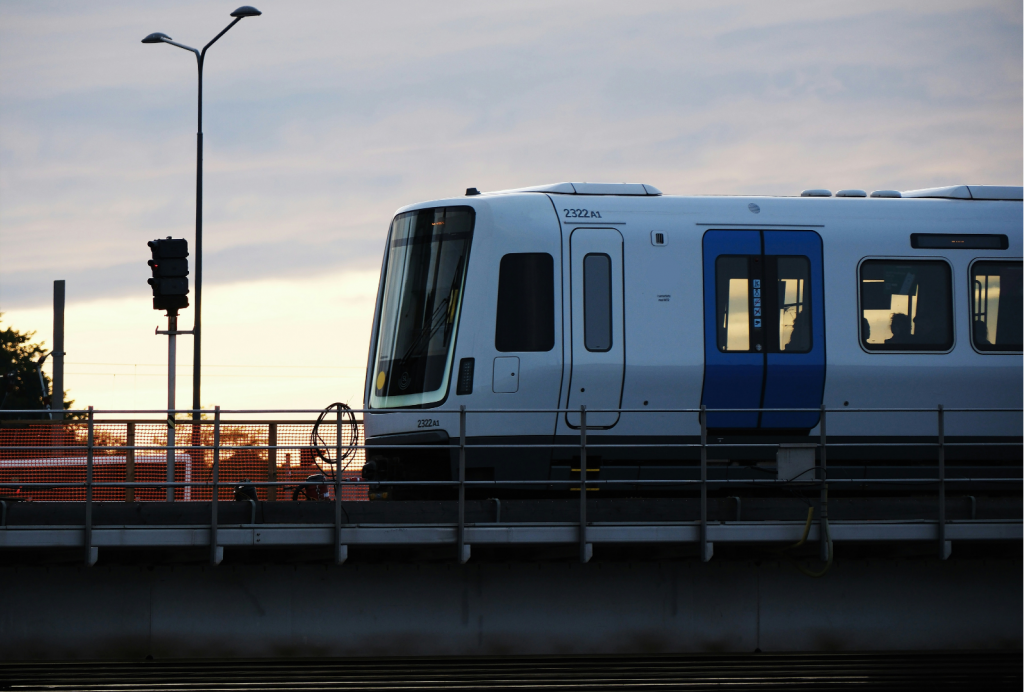 tram neutral on bridge